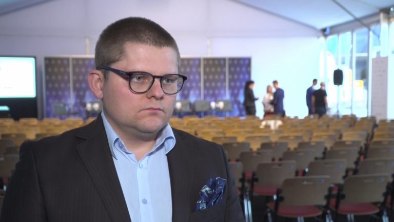 Roje dronów mogłyby patrolować granice Unii Europejskiej. Latające pojazdy sprawdzają się już w zbieraniu danych, jednak potrzebne są zmiany w prawie, by móc je wykorzystać