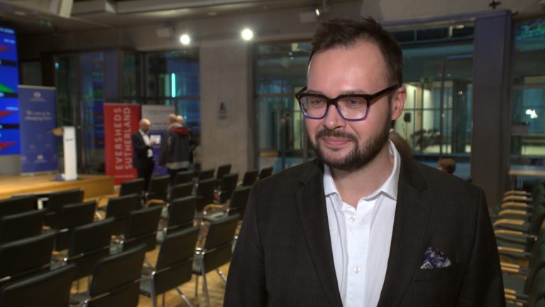 Polskie start-upy mają dostać lepsze warunki do rozwoju. Planowane jest szersze wykorzystanie sztucznej inteligencji i technologii blockchain
