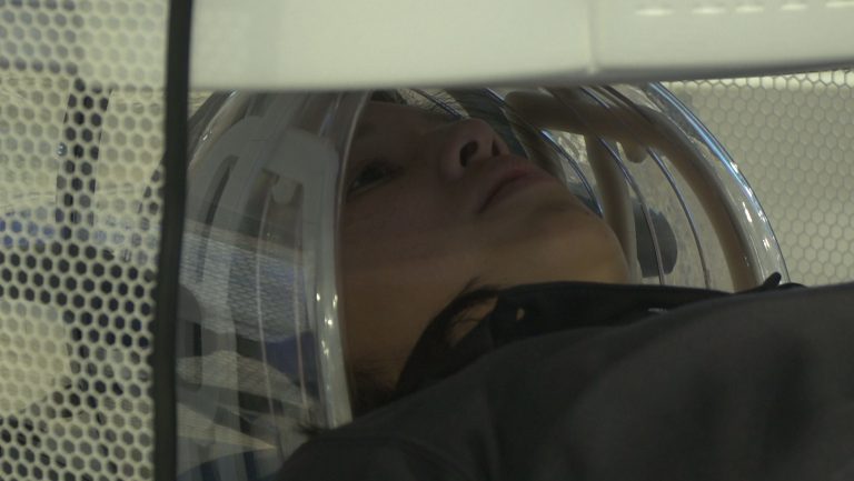 Sztuczna inteligencja skróci czas wykonania rezonansu magnetycznego 10-krotnie. Wygenerowany przez nią obraz diagnostyczny jest identyczny jak otrzymany starym sposobem  [DEPESZA]